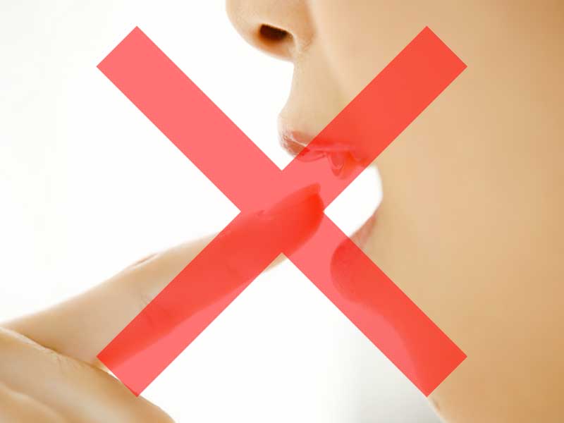 手で触ったりしないでください